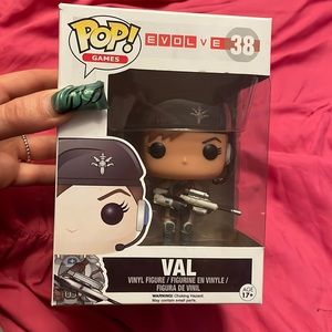 BRAND NEW IN BOX EVOLVE VAL FUNKO POP # 38 (POP! Games)